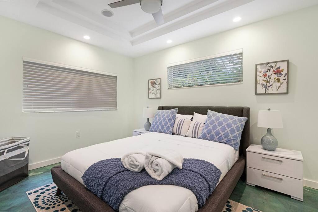 Heated Pool I Soundproof Home I Firepit I 630Mbps Hollywood Luaran gambar